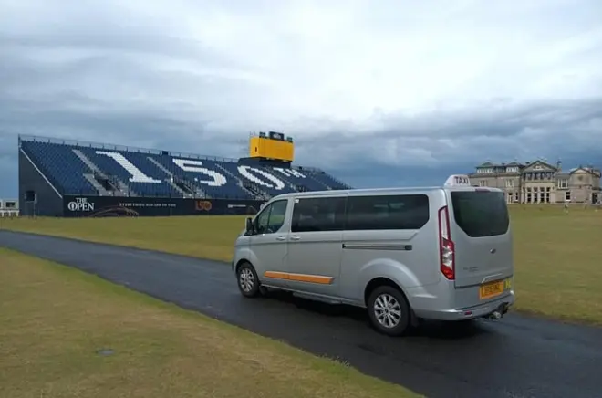 St Andrews to Edinburgh Airport Transfer: Flexible Pickup