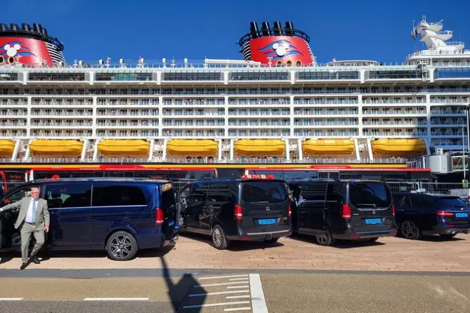 Private Transfer Ijmuiden to Amsterdam: 40–50 minutes, no waits