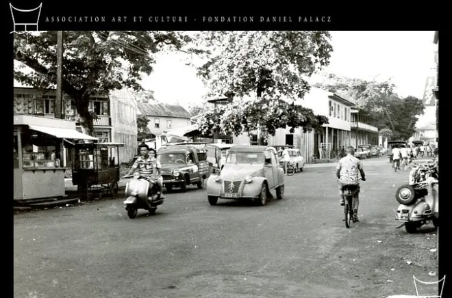 Tour serale a piedi a Papeete: Storia e proiezioni fotografiche