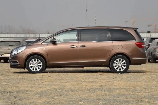 Fuzhou Airport Transfer: Private Car Service to Downtown Hotels