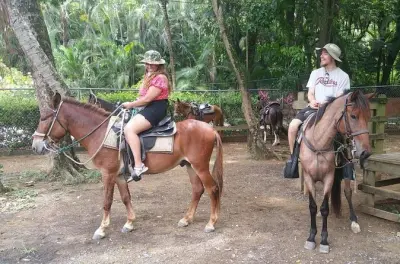 Snorkel em Roatan com passeio a cavalo e praia West Bay
