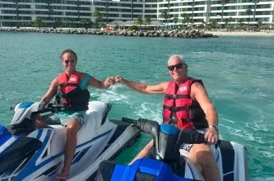 Simpson Bay : Louez un jet ski et explorez les mega yachts librement