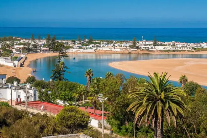 Azemmour e lagoa de Oualidia na costa atlântica do Marrocos