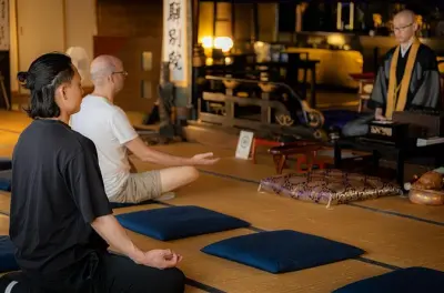 Meditación y onigiri en el templo Zenkoji de Takayama