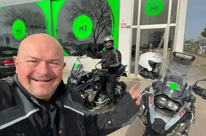 Itinéraires secrets à moto guidés à Majorque sur motos premium