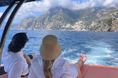 Tour de barco em Capri o dia todo: Faraglioni, Gruta Azul e banho