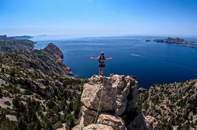 Escalade en grandes voies dans les Calanques près de Marseille