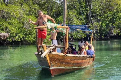 Schnorcheln in Fumba: Ganztägige Dhow-Segel- und Rifftour