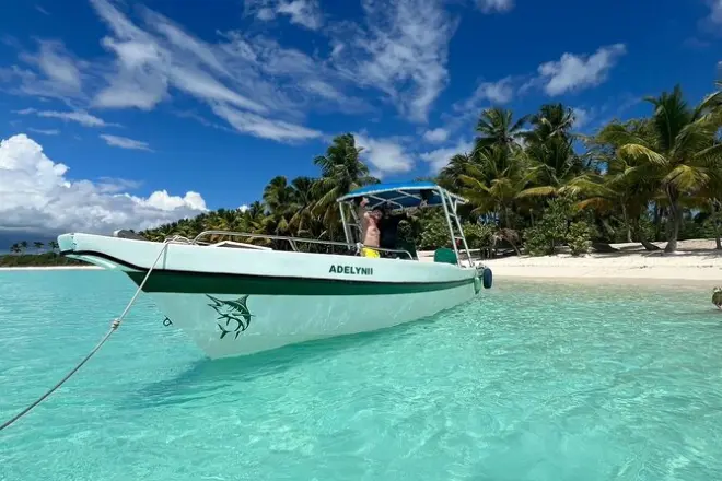 Tour privato in barca a Saona da Bayahibe: Senza folla