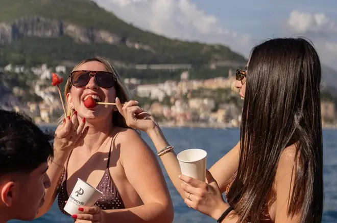 Bateau privé Salerne-Amalfi, 7 h pour passagers de croisière