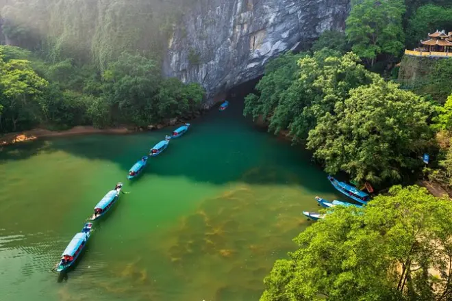Bateau dragon à la grotte de Phong Nha, demi-journée depuis Dong Hoi