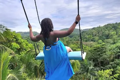 Bali Swing & Dunn's River Falls: Schwingen und Wasserfallklettern