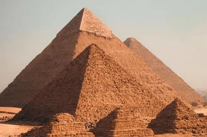 Tour privado dia inteiro nas Pirâmides de Gizé e Museu Egípcio