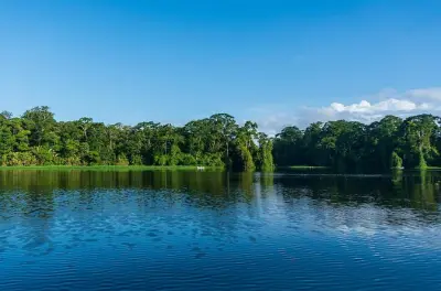 Tour canoë, randonnée volcan et sentiers à Tortuguero : 6 heures