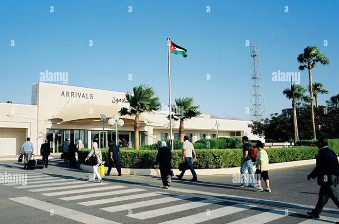 Aqaba Airport Transfer to Petra: 2 Hours with Visa Assistance