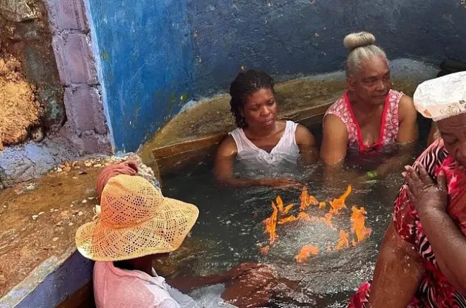 Firewater Pond in Ocho Rios: Bathe in Flames