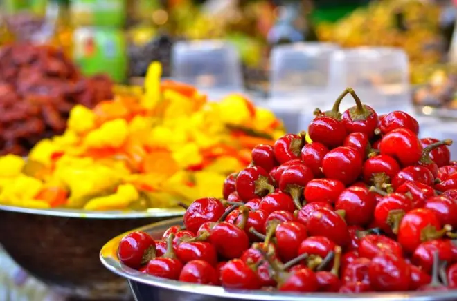 Marché Carmel à Tel Aviv avec dégustations et récits des vendeurs