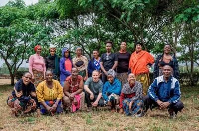 3 Tage im Dorf Arusha: Kochen, Kühe melken, Wasser holen erleben