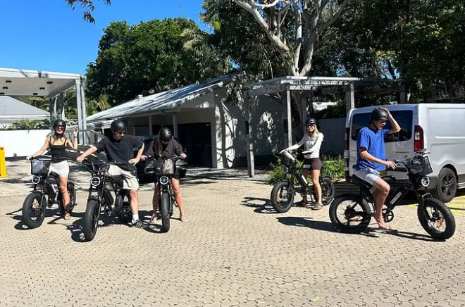 Byron Bay E-Bike zum Cape Byron Leuchtturm mit Delfin- und Walblick