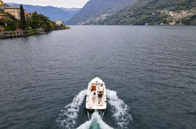Charter privé sur le lac de Côme vers les villas de la côte d’or