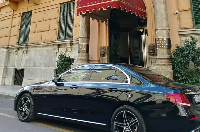 Palermo Flughafentransfer: Privater Wagen in die Stadt