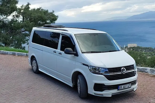 Izmir Airport to Kusadasi Transfer: VIP Minibus with Pickup