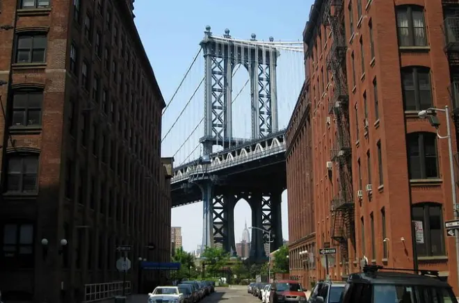 Brooklyn Bridge, Statue of Liberty & Manhattan Tour