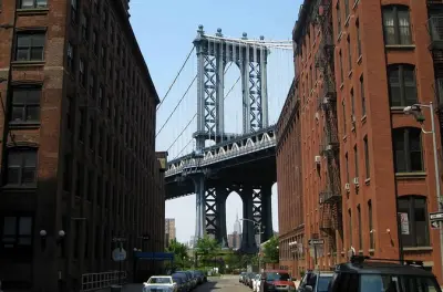 Brooklyn Bridge, Statue of Liberty & Manhattan Tour
