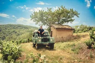 Beaujolais Wein Tour ab Lyon: 2 Weingüter & Vintage Land Rover