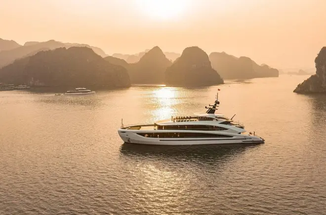 Caiaque em Lan Ha Bay saindo de Halong: Cavernas, lagoas e almoço