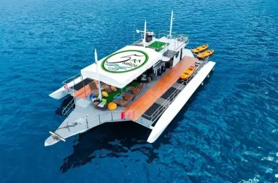 Coron Island Tour on 85-Foot Trimaran: Four Lagoons & Lunch