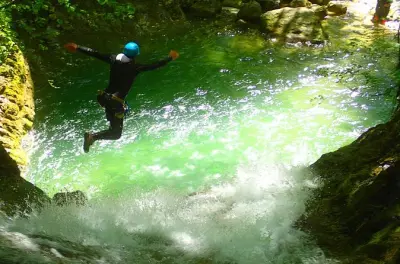 Furon canyon canyoning in Vercors: Jumps, slides, rappelling