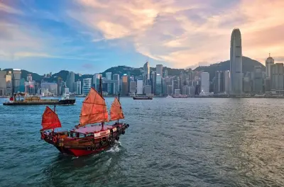 Kowloon & Hong Kong Tour: Victoria Peak to Man Mo Temple