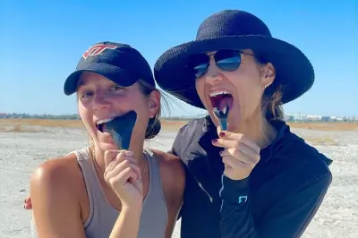 Chasse aux dents de requin et fossiles aux îles de dragage Charleston