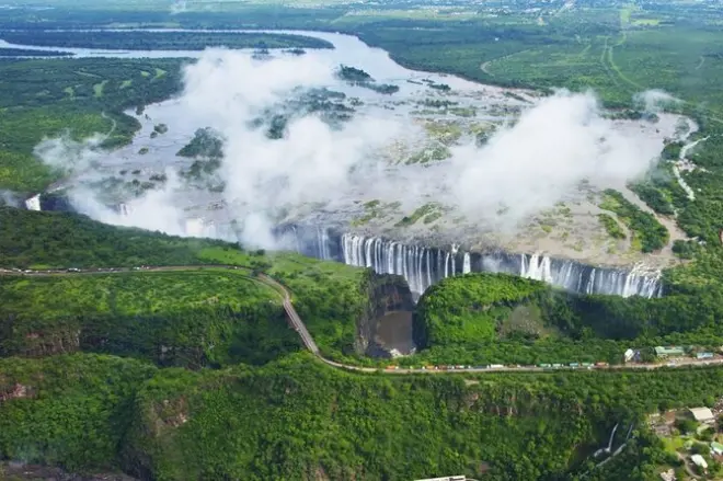 5-Day Victoria Falls & Chobe Safari Tour from Kasane