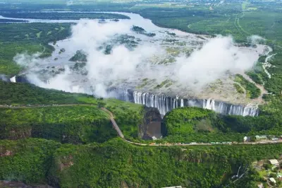 5-Day Victoria Falls & Chobe Safari Tour from Kasane