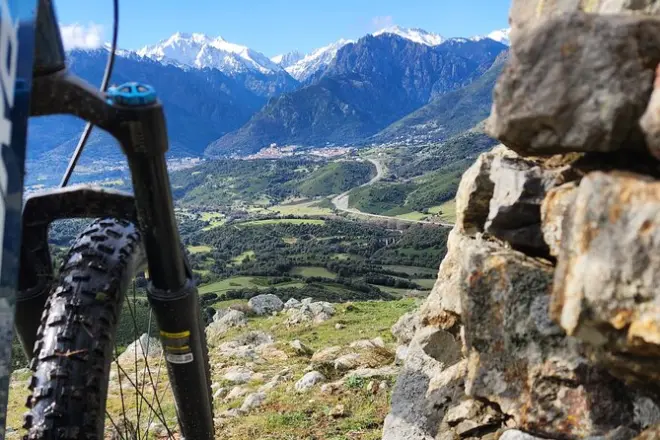 Tour in bici elettrica a Corte: Valli e villaggi corsi