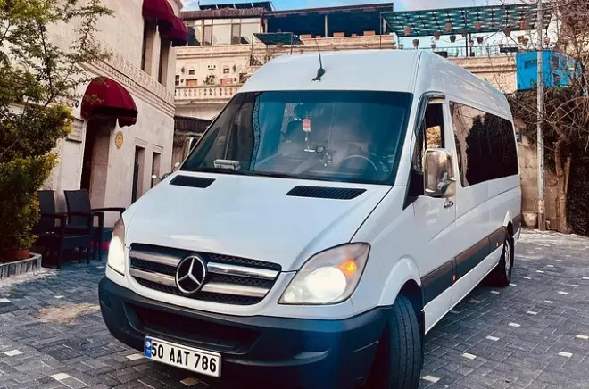 Transfer privato dall’aeroporto di Kayseri a Cappadocia con navetta