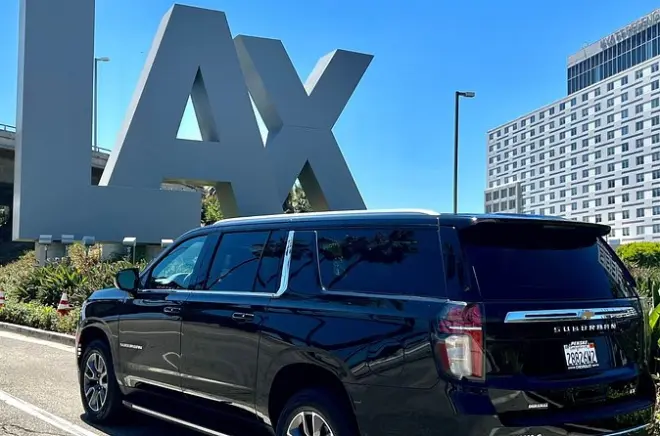 LAX Flughafentransfer nach Los Angeles: Sedan oder SUV