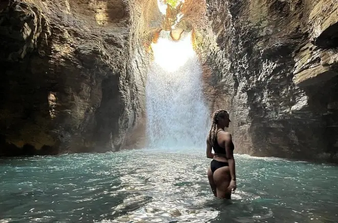 Cachoeira La Leona em Tamarindo: Caminhada, tubing e banho