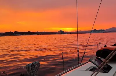 Coucher de soleil à Corfou en catamaran avec snorkeling luxe