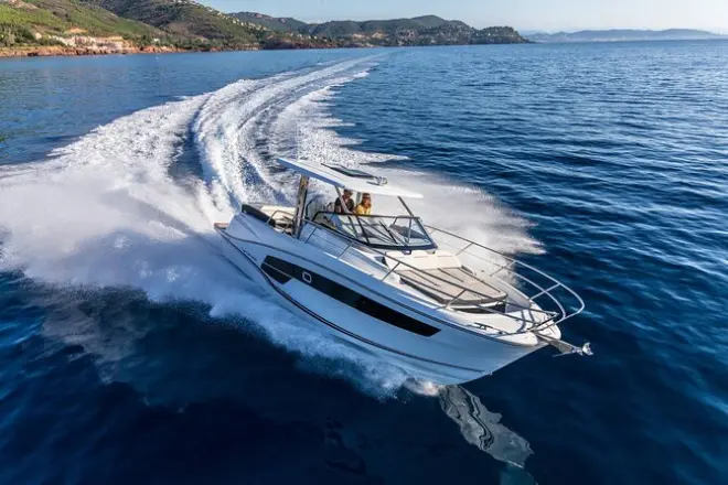 Passeio privado em St. Tropez: Mega iates e baía de Brigitte Bardot