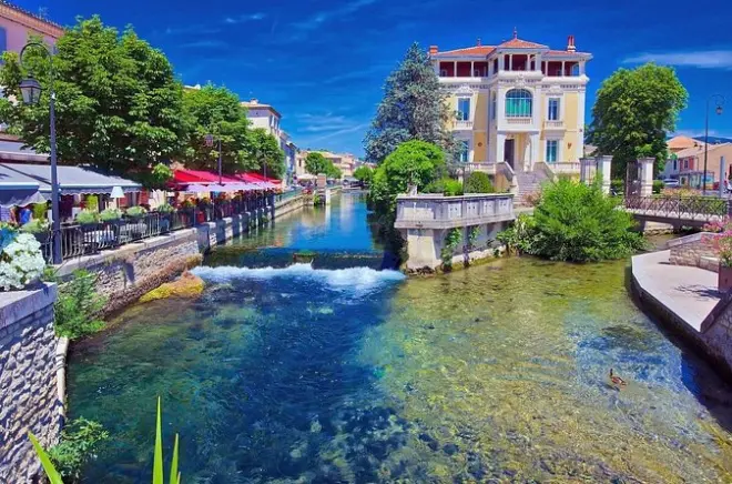 L'Isle-sur-la-Sorgue e Gordes com mercados e degustação de vinhos