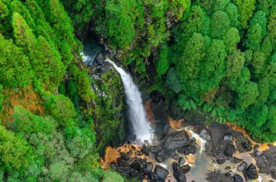Canyoning a Lombadas: Discesa in corda doppia da 45 metri