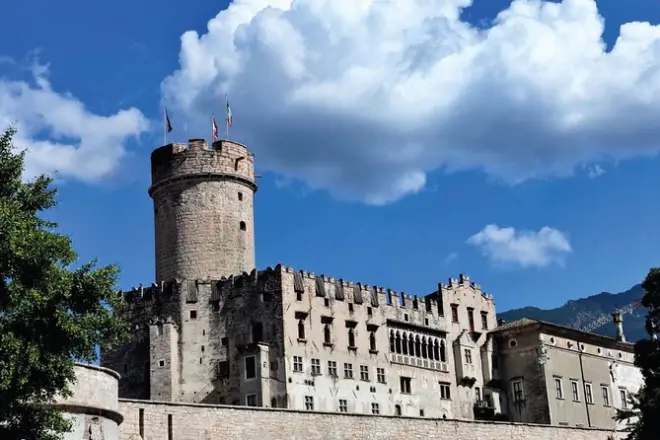 Trento passeio a pé: Ruas medievais e castelo Buonconsiglio
