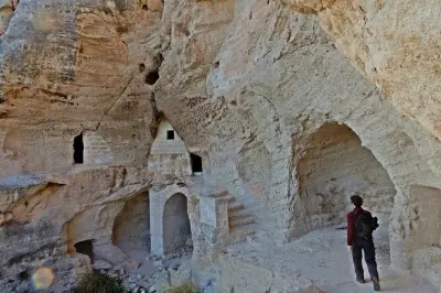 Gravina di Matera et grotte aux chauves-souris, église rupestre