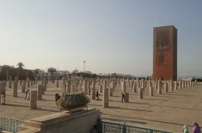 Da Casablanca a Rabat: Palazzo Reale e Torre Hassan in un giorno