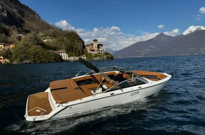 Lake Como Speedboot-Tour: Villen und Gärten mit Bowrider