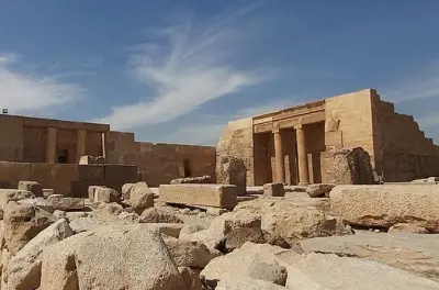 Pyramides de Gizeh et Sphinx au lever du soleil : Balade privée à dos de chameau