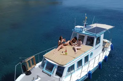 Mykonos Bootstour ab Kreuzfahrtterminal: Traditionelles Holzboot